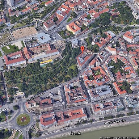 Logement Sous Le Chateau ブダペスト エクステリア 写真
