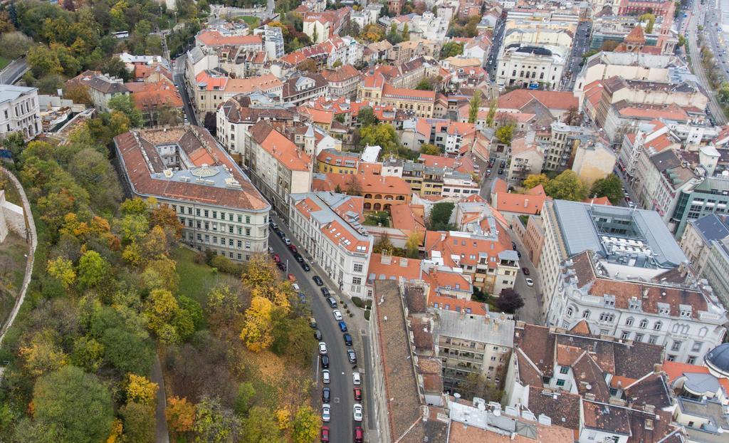 Logement Sous Le Chateau ブダペスト エクステリア 写真
